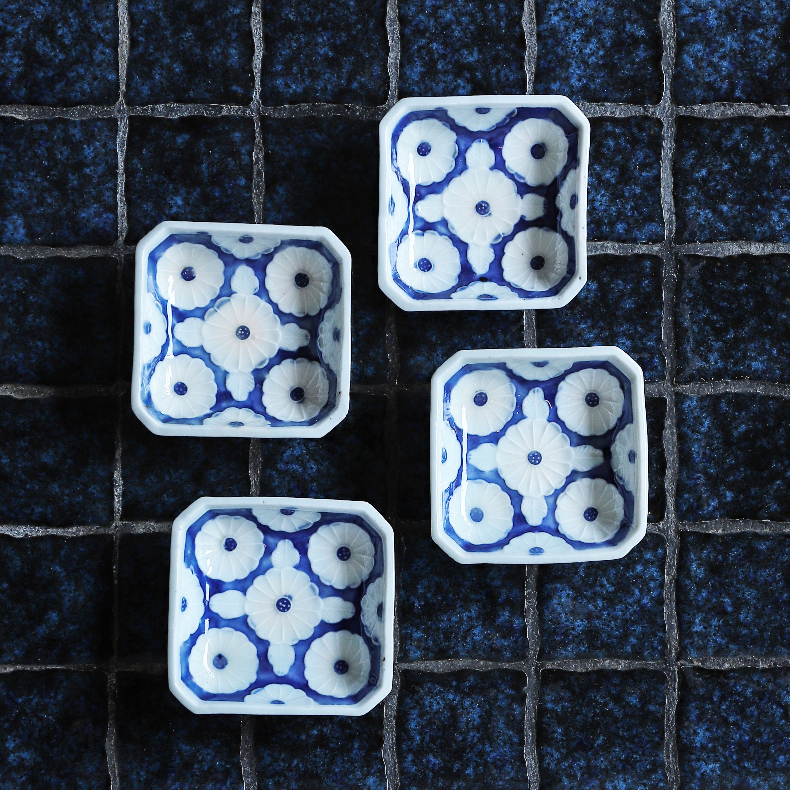 明治大正 染付花文小皿 – Gallery Nisui
