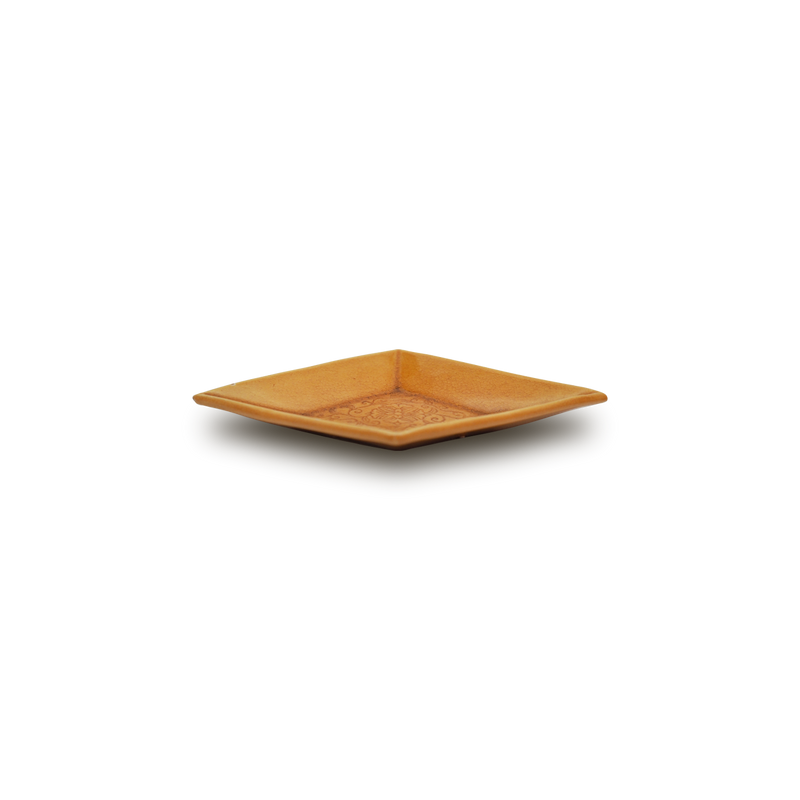 珉平焼菱形皿 (黄・小) – Gallery Nisui 珉平焼菱形皿 (黄・小) – Gallery Nisui