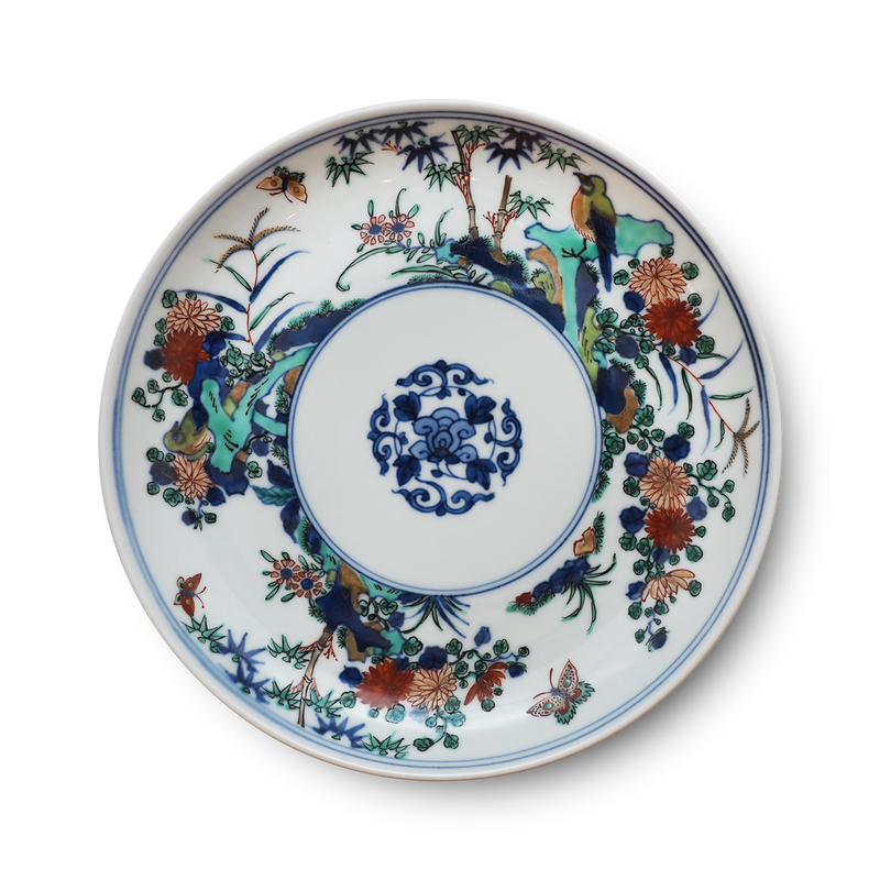 初代三浦竹泉 菁華五彩菊竹蝶鳥図巨皿 [婦人画報2024年10月号掲載品 初代三浦竹泉 菁華五彩菊竹蝶鳥図巨皿 [婦人画報2024年10月号掲載品