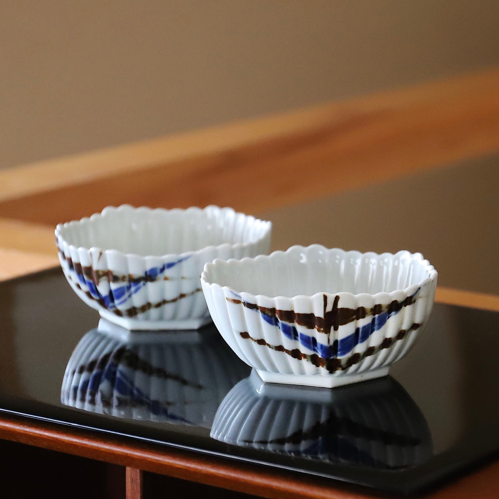 永楽善五郎 六角菊形葦図向付 – Gallery Nisui