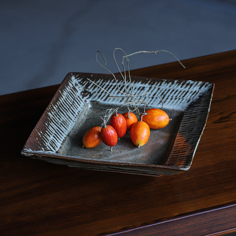 島岡達三 地釉打刷毛目角皿