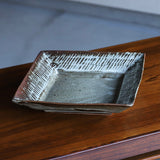 島岡達三 地釉打刷毛目角皿