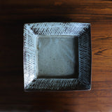 島岡達三 地釉打刷毛目角皿