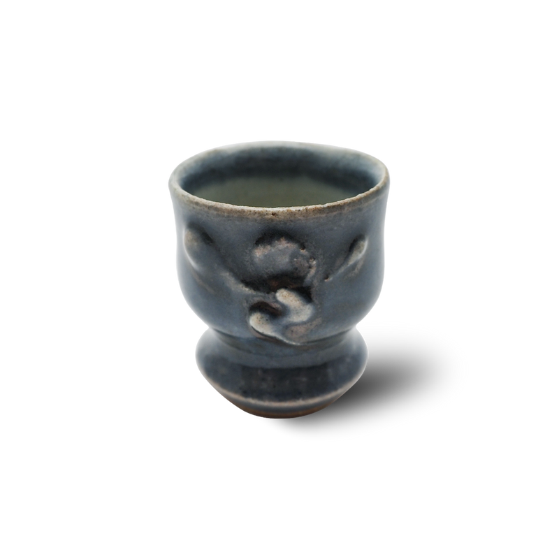 陶芸家 河井寛次郎 ? 呉須 面取 盃 ぐい呑 酒器 脚付盃 瑠璃 河井 陶芸家 河井寛次郎 ? 呉須 面取 盃 ぐい呑 酒器 脚付盃 瑠璃 河井